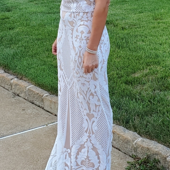 Gorgeous Maxi Dress Beaded Looks like Lace XL by XOXO - Picture 4 of 7
